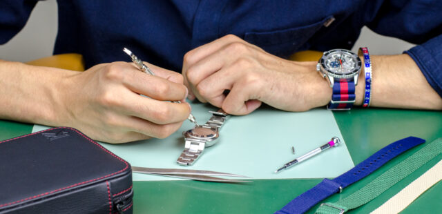 Comment enlever des maillons d’un bracelet de montre en métal ?