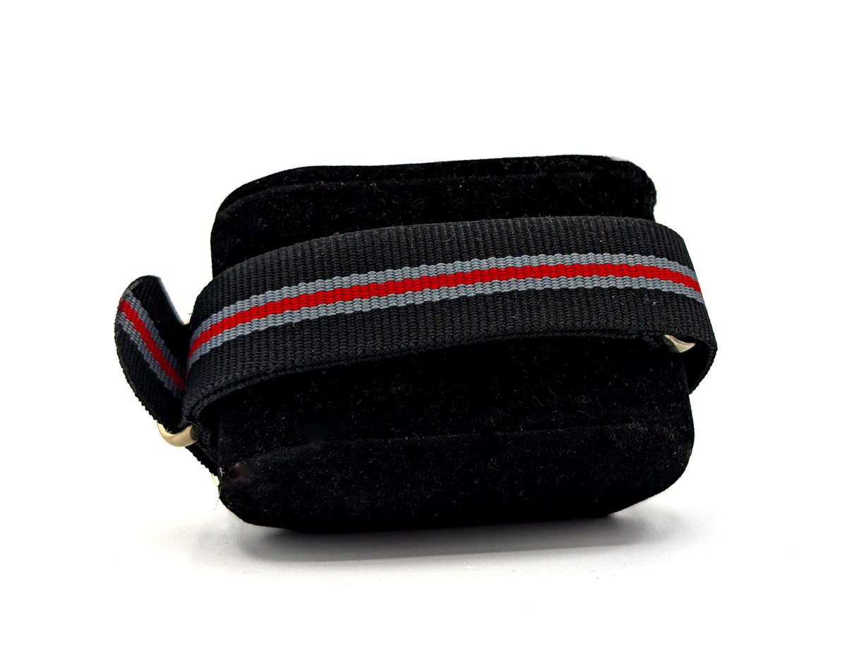 Bracelet NATO noir gris et rouge