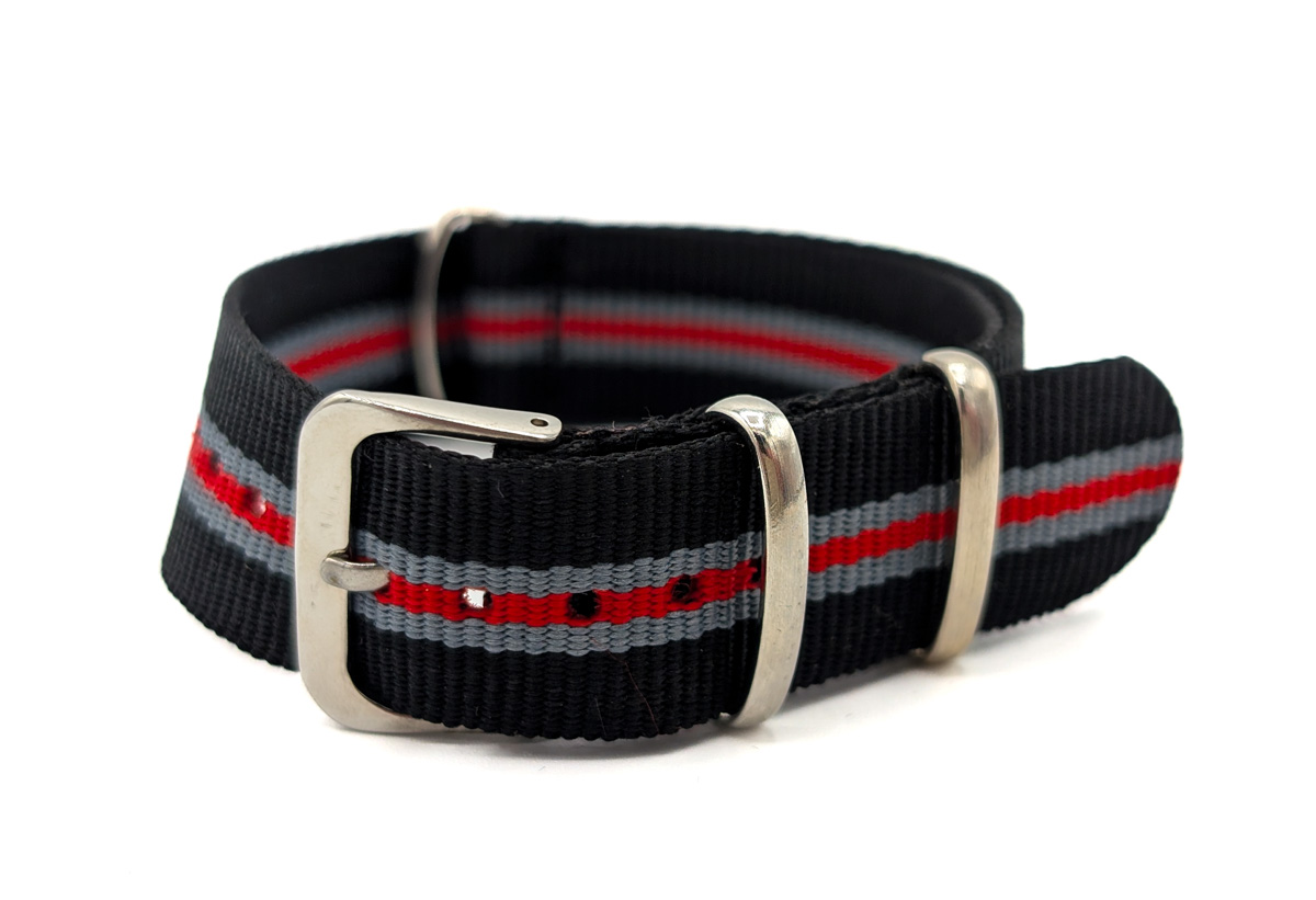 Bracelet NATO rayure noir gris et rouge