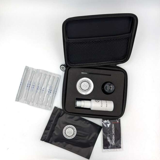 Cleaning kit for leather and metal straps