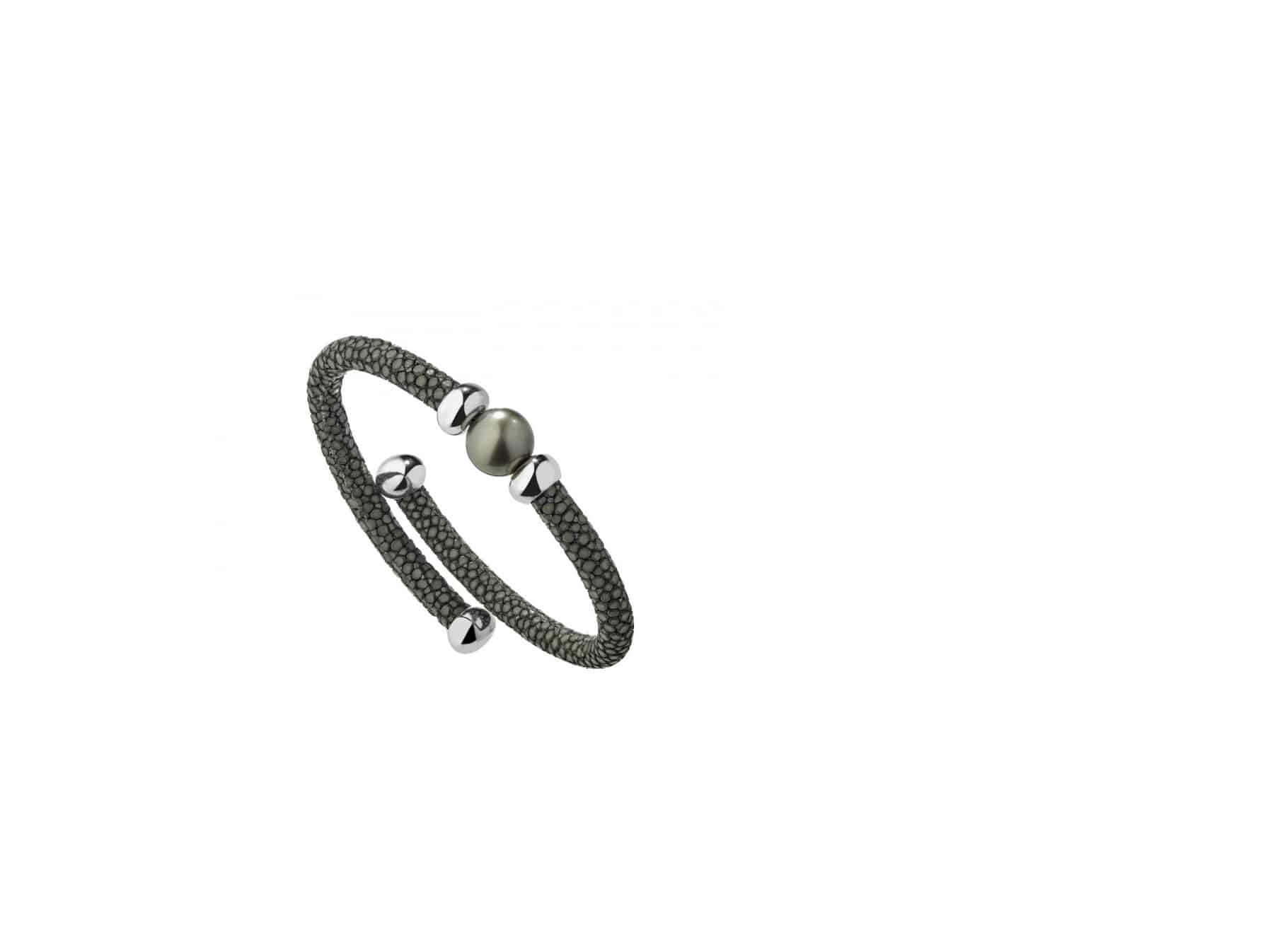 Stingray Leather Bracelet with Silver and Tahitian Pearl - Image 8
