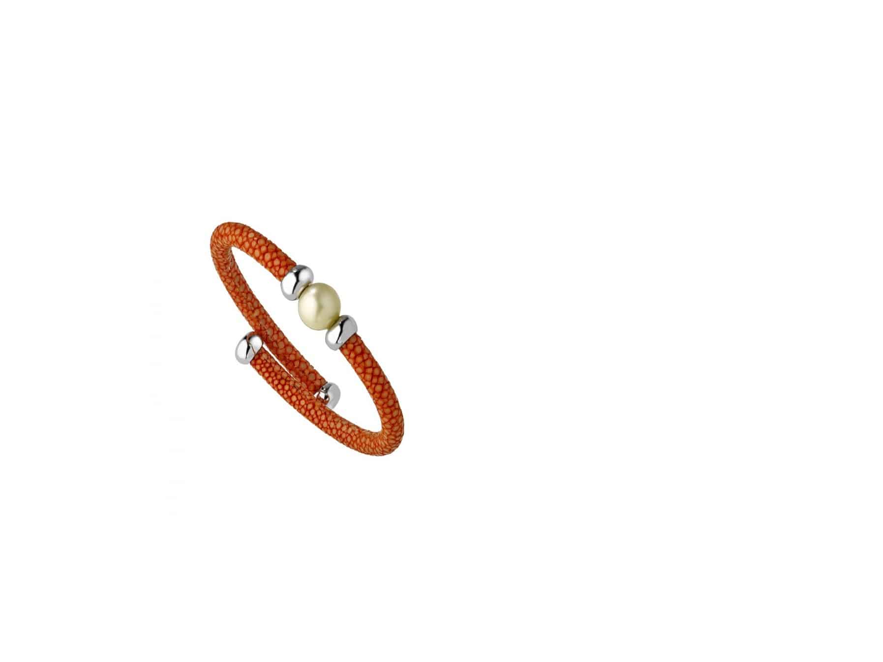 Stingray Leather Bracelet with Silver and Tahitian Pearl - Image 9